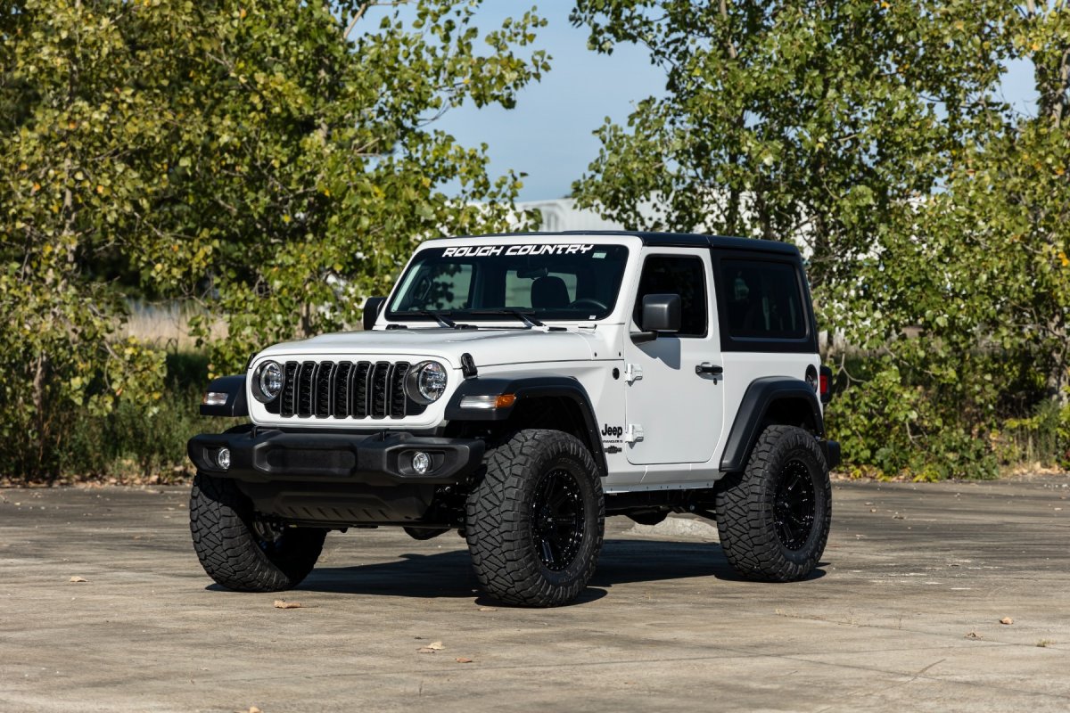 Jeep Wrangler Suspension Lift Kit - Rough Country - 2.5 Inch Lift Kit - '24-'25